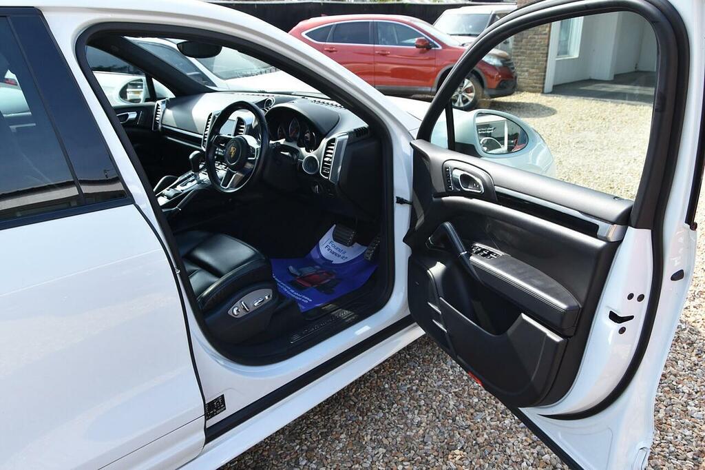 Porsche Cayenne 4.1 S D Platinum Edition Tiptronic S 379 Bhp Black #11