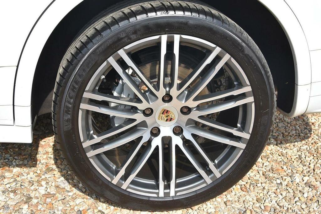 Porsche Cayenne 4.1 S D Platinum Edition Tiptronic S 379 Bhp Black #8