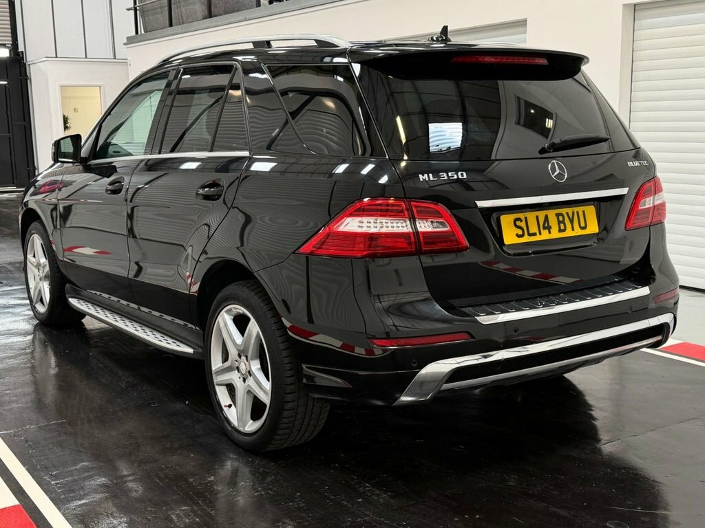 Mercedes-Benz M Class 3L Amg Sport Black #2