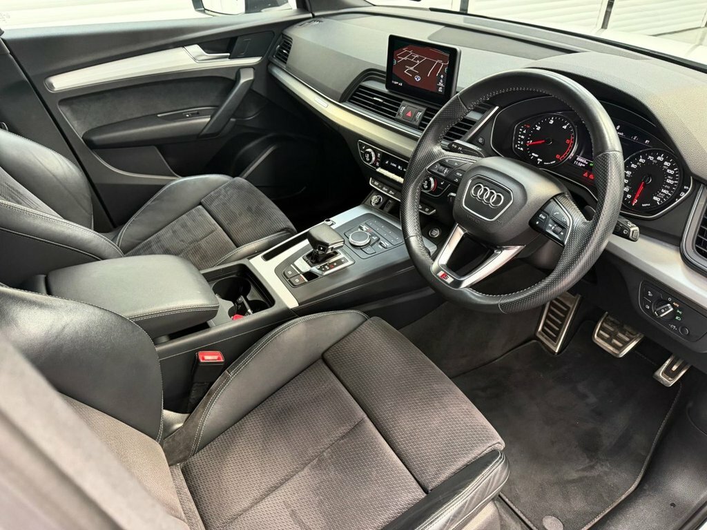 Audi Q5 2L S Line BD19UTR White #3