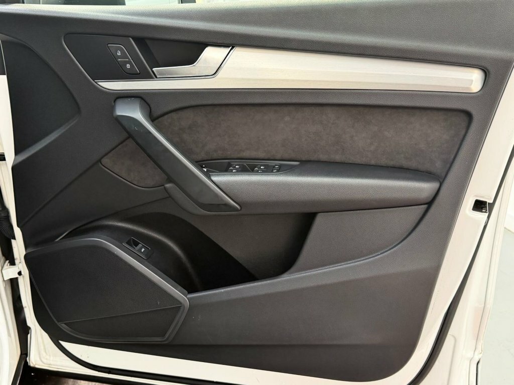 Audi Q5 2L S Line BD19UTR White #4
