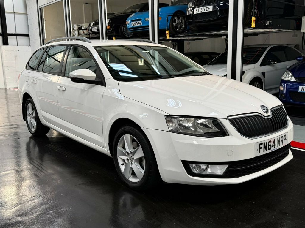 Skoda Octavia 1.6L Se Business White #4