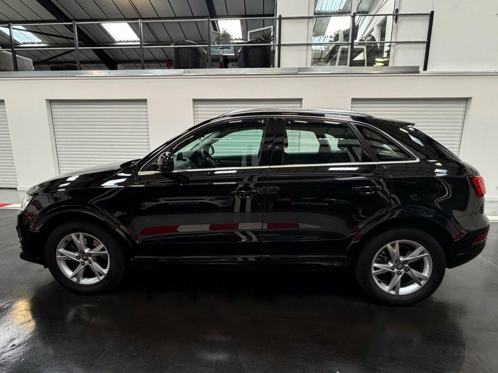 Audi Q3 1.4L Sport Black #6