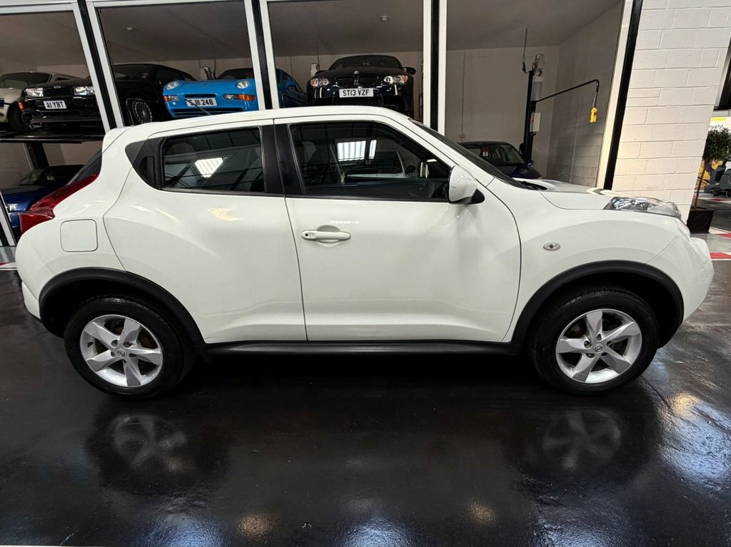Nissan Juke 1.6L Visia PK14PLX White #2