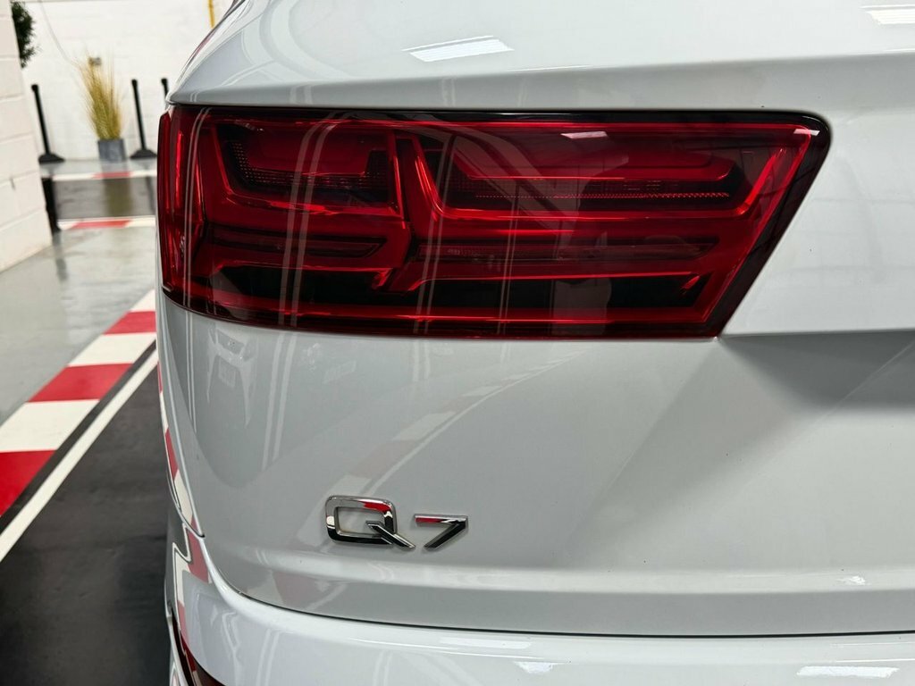 Audi Q7 Black #11