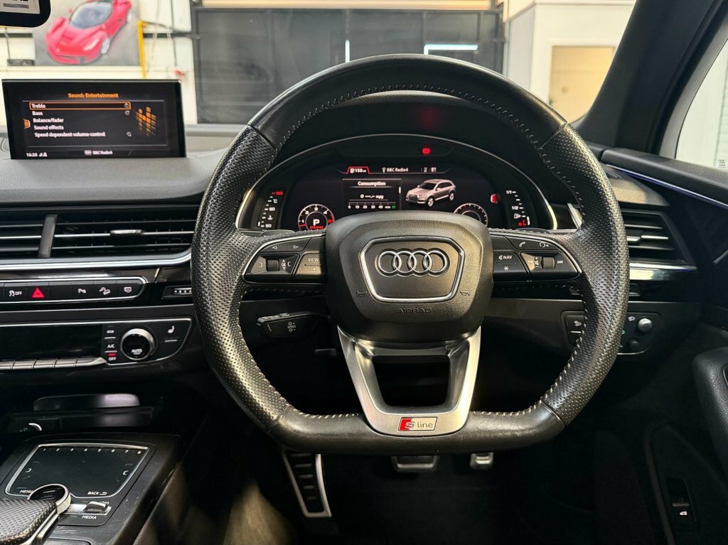 Audi Q7 Black #17