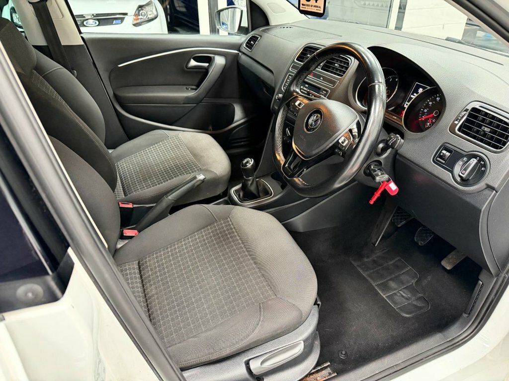 Volkswagen Polo 1L Match White #3