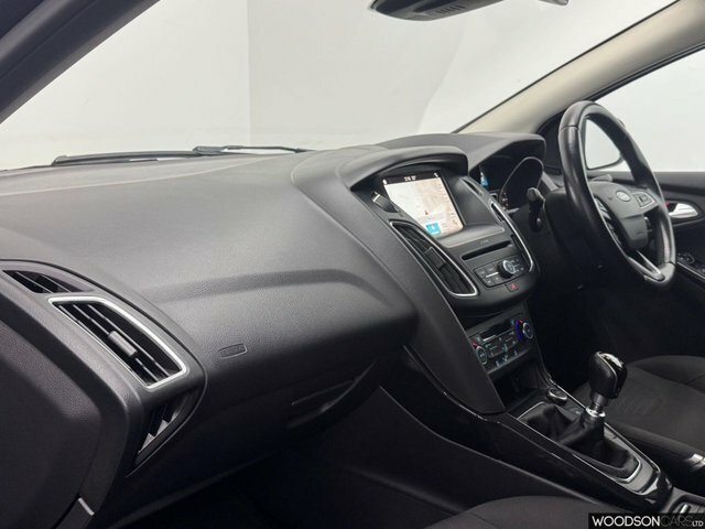 Ford Focus 2017 1.0T Ecoboost Titanium Hatchback M FM17LFJ Black #3