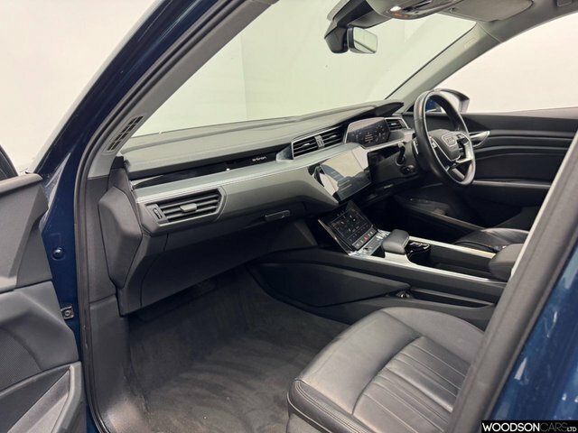 Audi E-tron 2020 50 Technik Suv Quattro 71.2 NL20WWH Blue #3