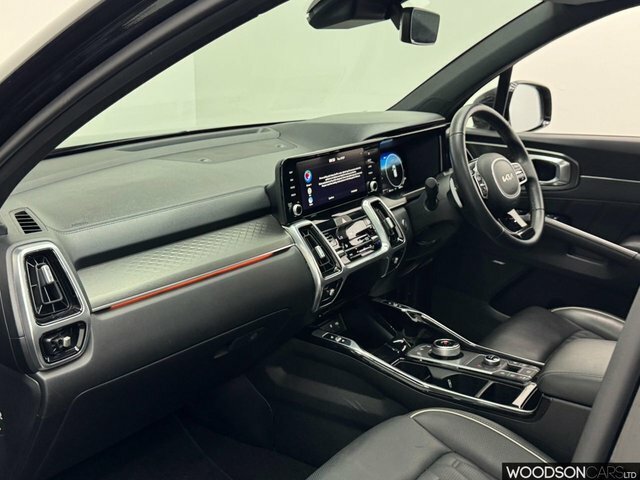 Kia Sorento 2023 1.6 T-gdi 13.8Kwh 4 Suv Plug-in Hy Black #3