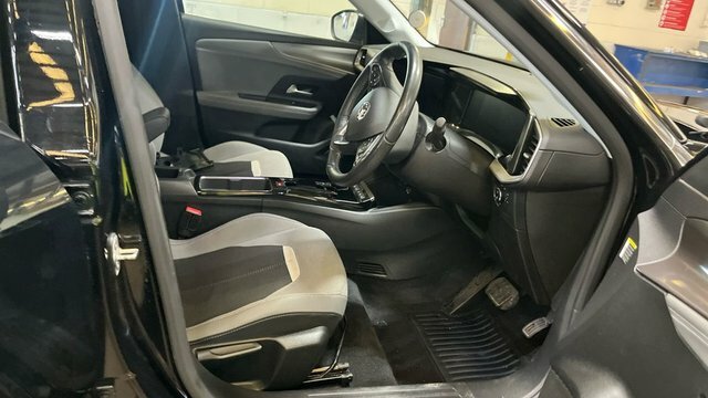 Vauxhall Mokka-e 2021 50Kwh Elite Nav Premium Suv Black #3