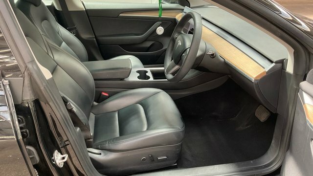 Tesla Model 3 2021 Standard Range Plus Saloon Black #2