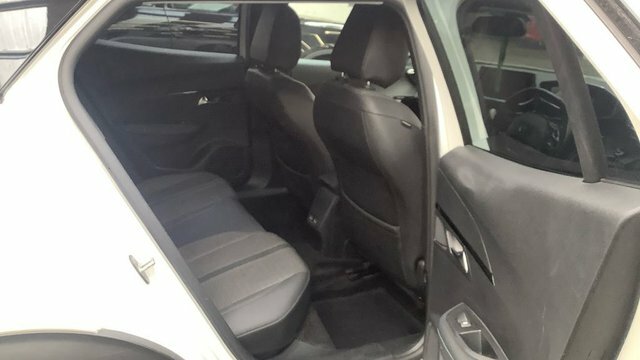 Peugeot e-2008 2021 50Kwh Allure Premium Suv 1 White #4