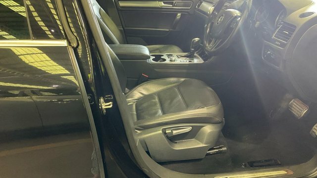 Volkswagen Touareg 2017 3.0 Tdi V6 Bluemotion Tech R-line Suv Die Black #2