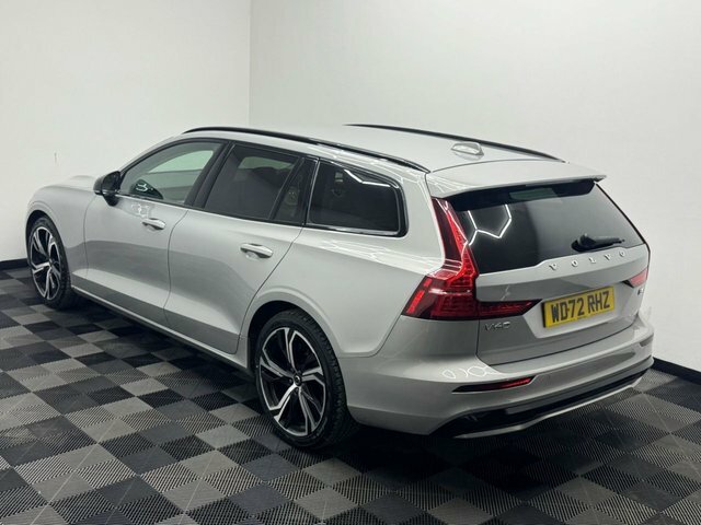 Volvo V60 2023 2.0 B4 Mhev Plus Estate Hybrid Dct Silver #2