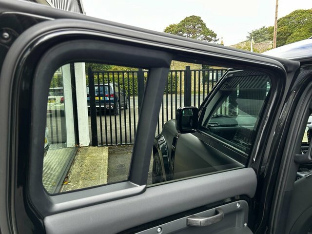 Land Rover Defender 110 3.0 D250 Mhev X-dynamic Se 4Wd Euro 6 Ss 5 Black #40