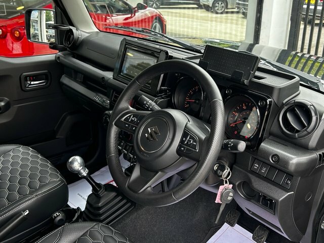 Suzuki Jimny Allgrip White #29