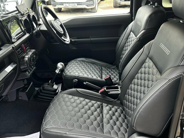 Suzuki Jimny Allgrip White #30