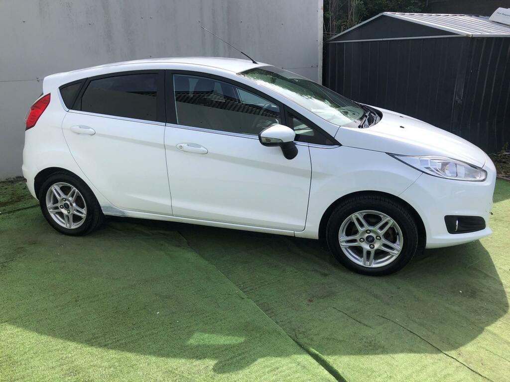 Ford Fiesta Zetec White #4