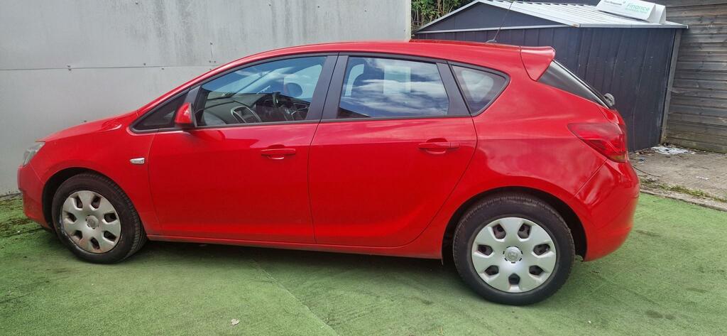 Vauxhall Astra Exclusive Auto SD12NZP Red #5