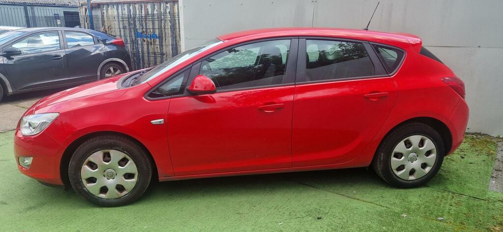 Vauxhall Astra Exclusive Auto SD12NZP Red #4