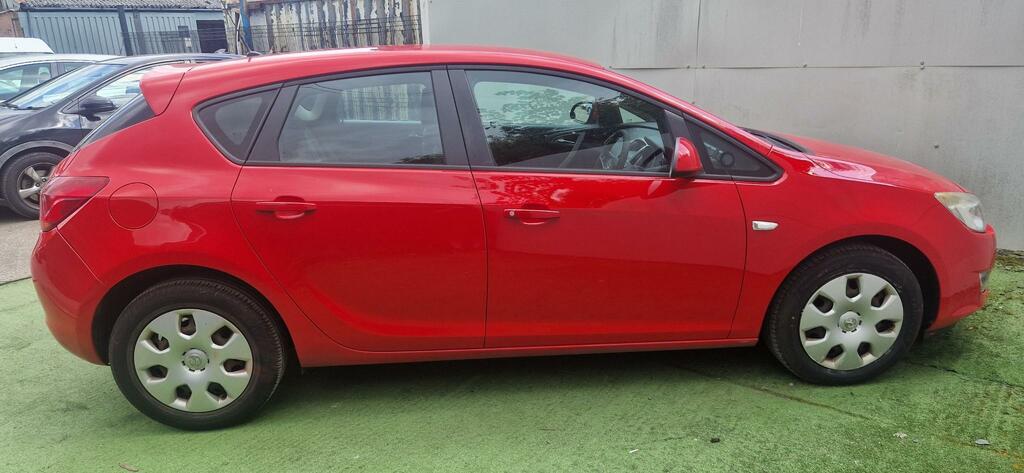 Vauxhall Astra Exclusive Auto SD12NZP Red #6