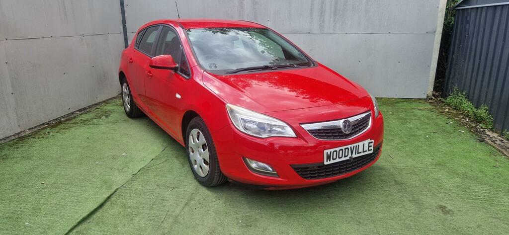 Vauxhall Astra Exclusive Auto SD12NZP Red #3