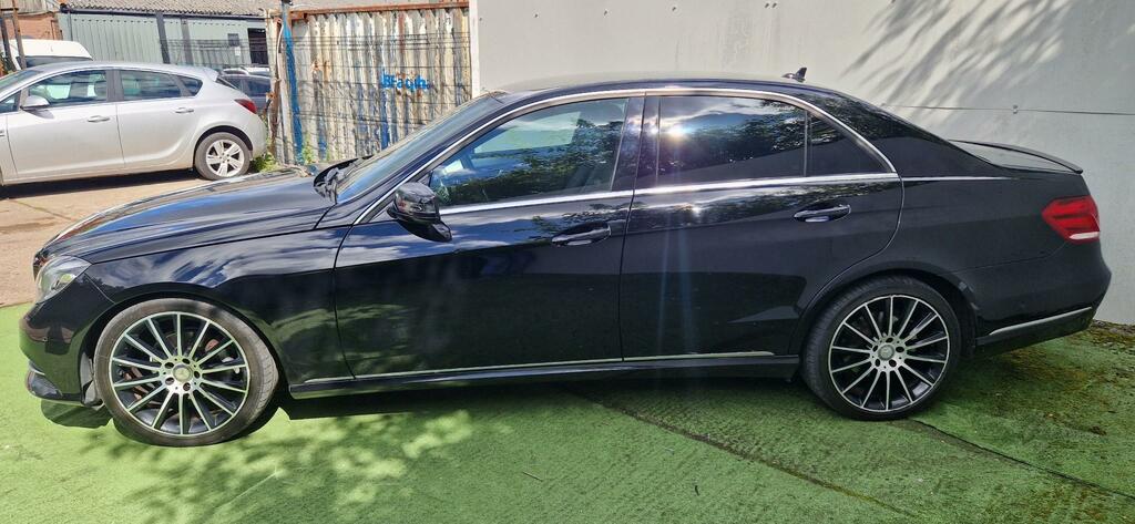 Mercedes-Benz E Class E220 Se Cdi Black #6