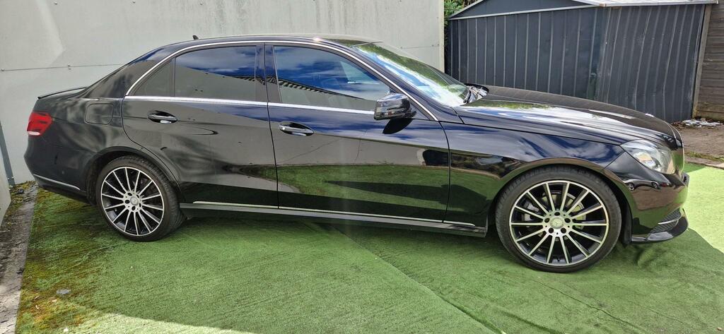 Mercedes-Benz E Class E220 Se Cdi Black #4
