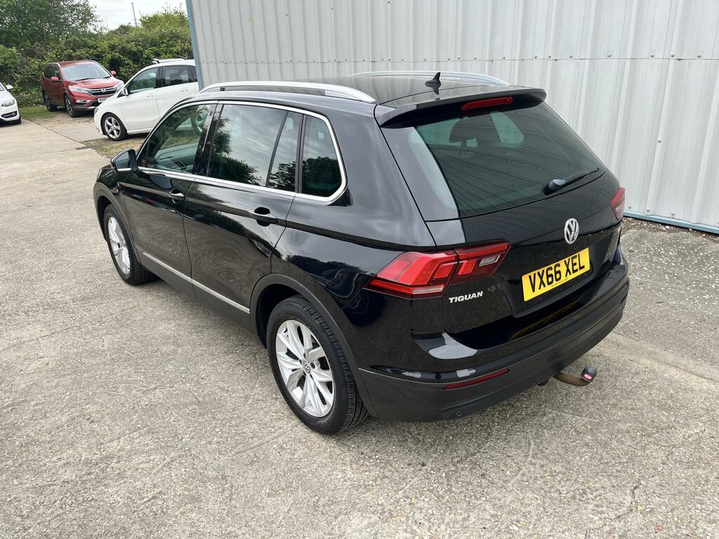 Volkswagen Tiguan 2.0 Tdi Bluemotion Tech Se Navigation Suv Dies VX66XEL Black #3