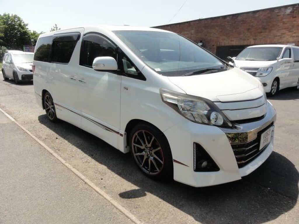 Toyota Alphard Petrol White #4