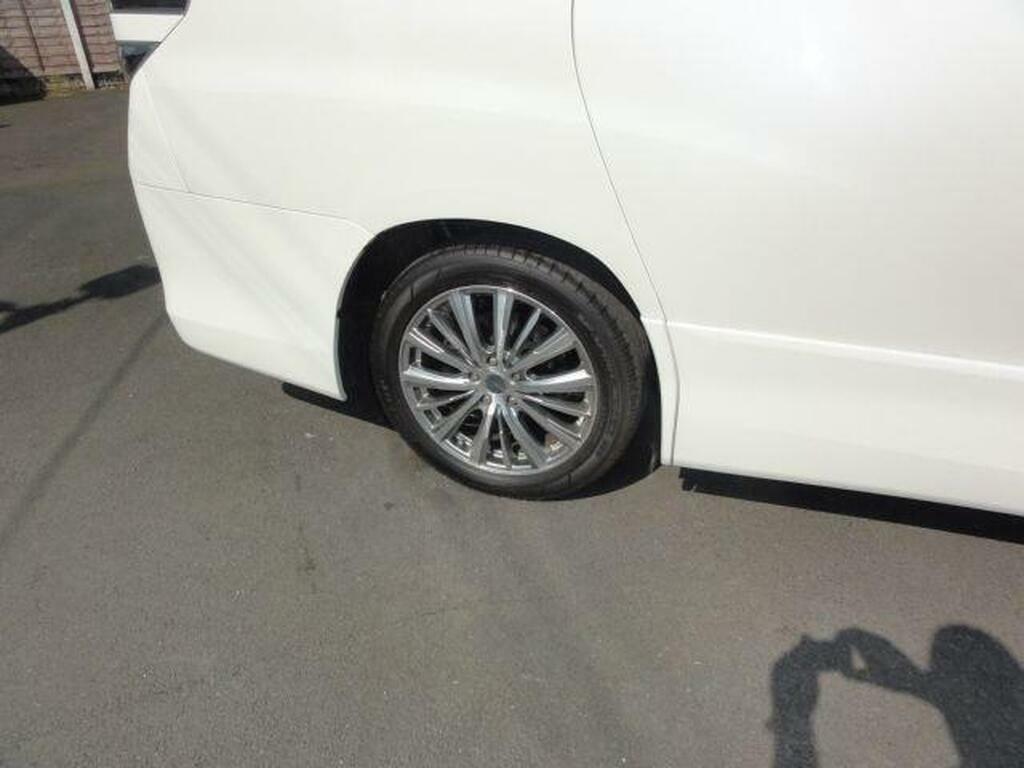 Toyota Vellfire Vellfire White #14