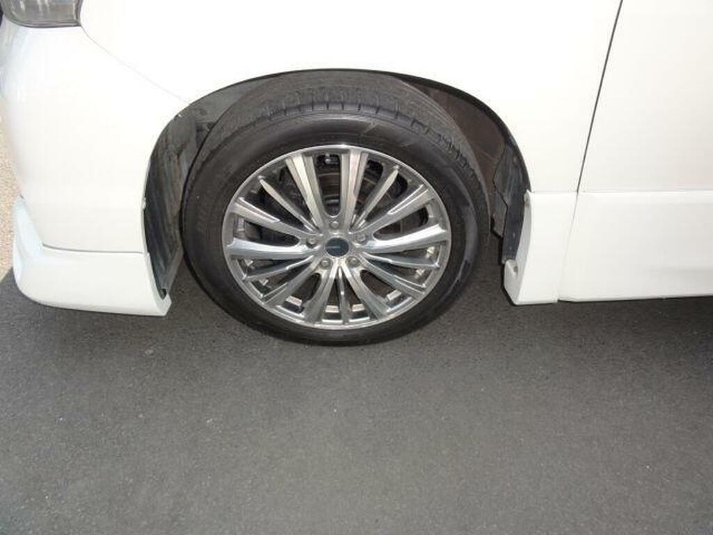 Toyota Vellfire Vellfire White #12