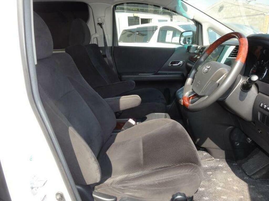 Toyota Vellfire Vellfire White #15