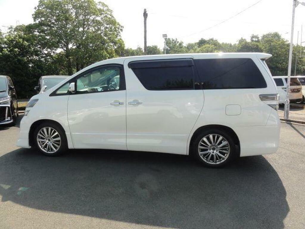Toyota Vellfire Vellfire White #10