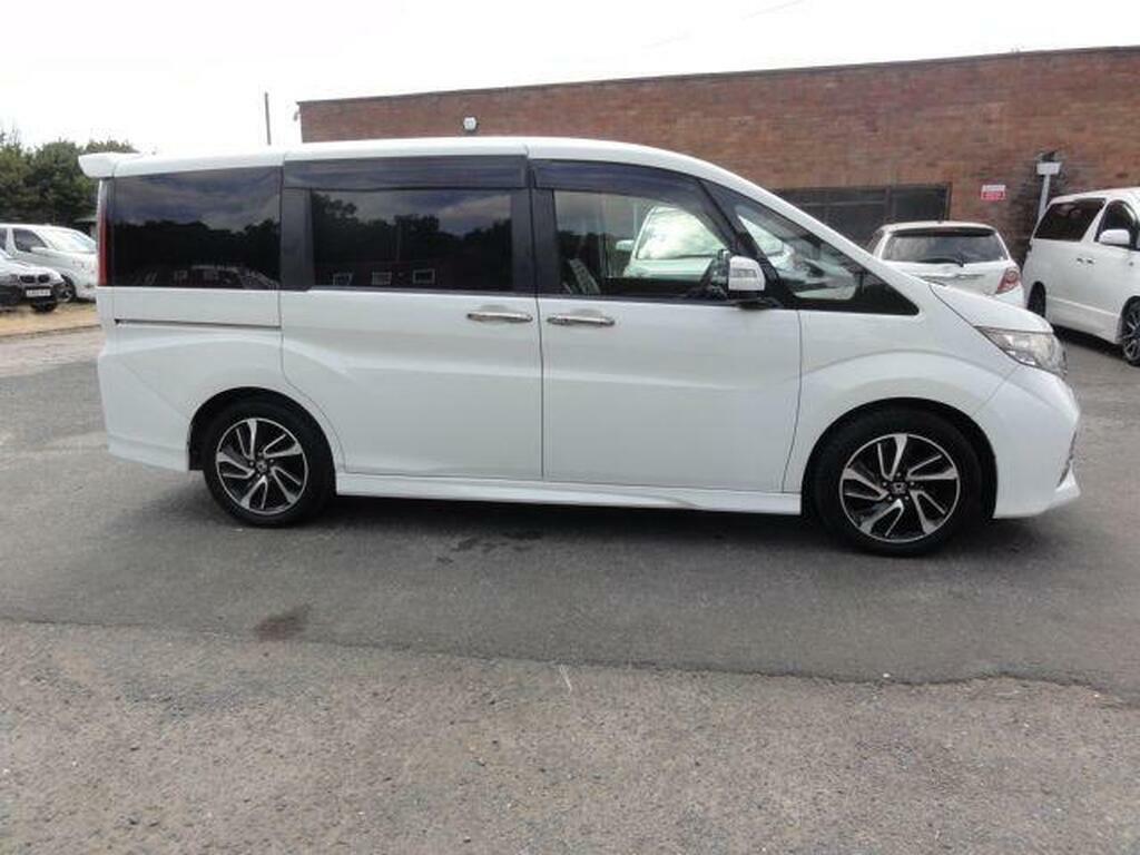 Honda StepWagon Waku Waku Cool Spirit With Car VX 1.5 White #6