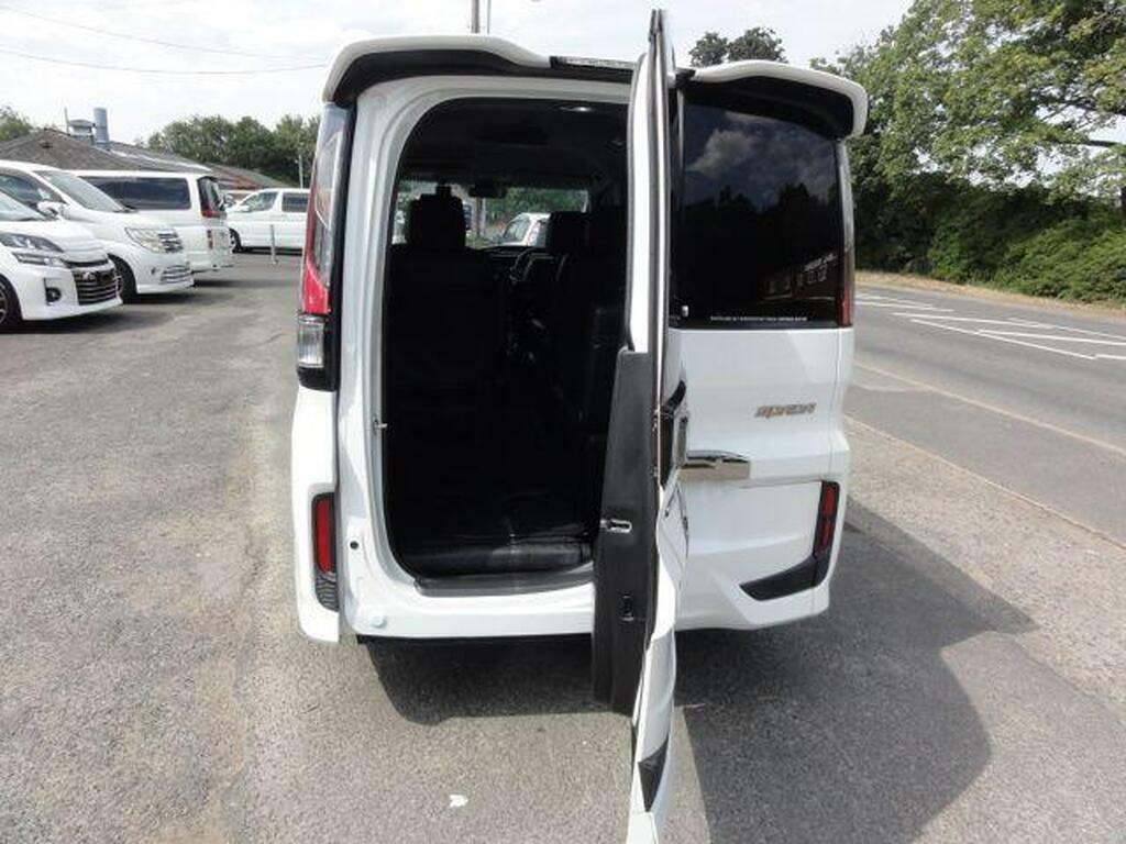 Honda StepWagon Waku Waku Cool Spirit With Car VX 1.5 White #2