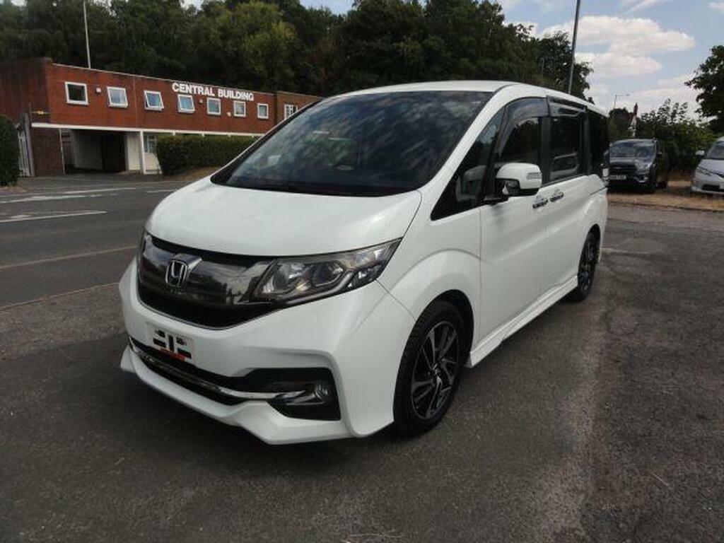 Honda StepWagon Waku Waku Cool Spirit With Car VX 1.5 White