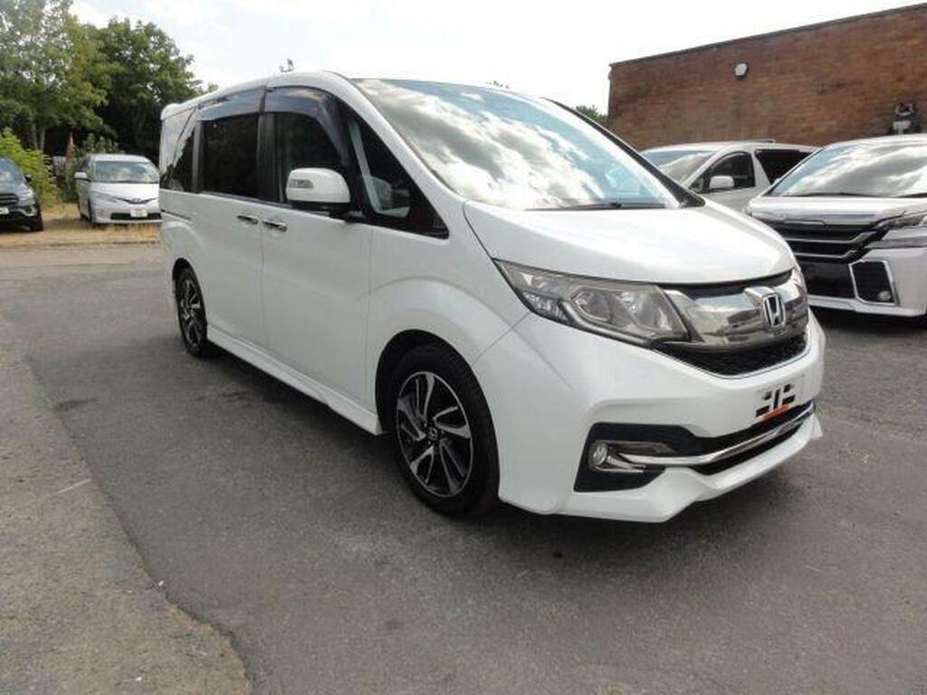 Honda StepWagon Waku Waku Cool Spirit With Car VX 1.5 White #5