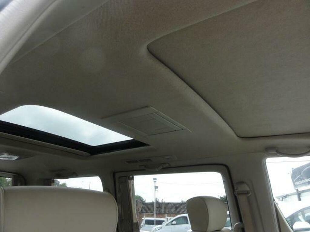 Nissan Elgrand XL Top Spec Uk Radio 3.5 Silver #2