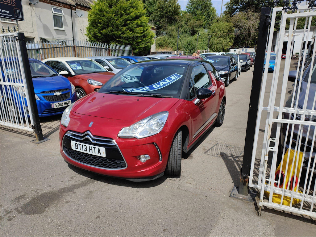 Citroen DS3 1.6 E-hdi Airdream Dstyle Plus Euro 5 Ss Red #3