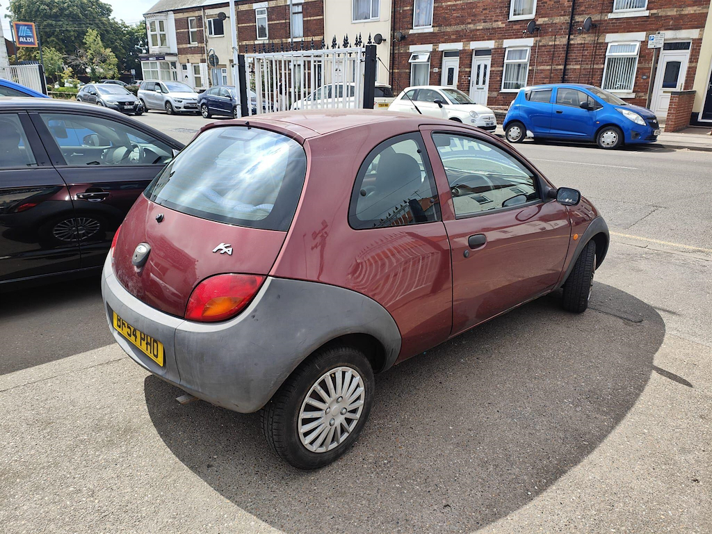 Ford KA 1.3 Red #10