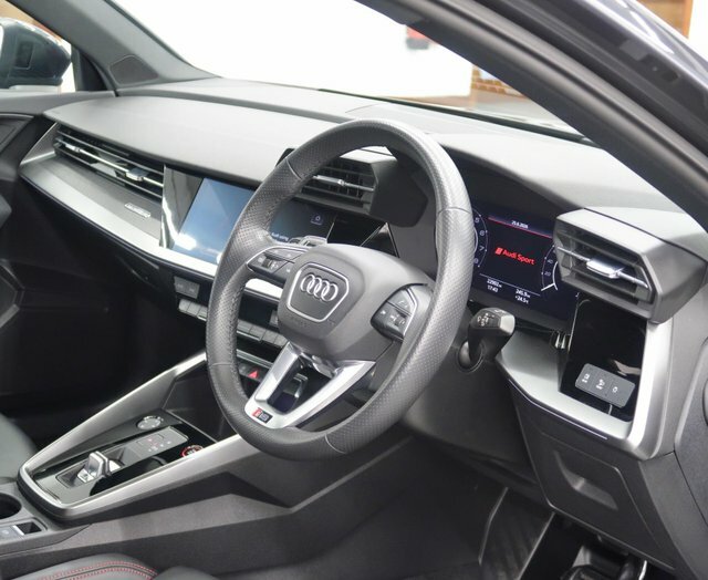 Audi RS3 2.5 Tfsi Carbon Black Sportback S Troni Red #14