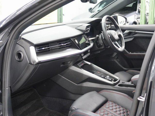 Audi RS3 2.5 Tfsi Carbon Black Sportback S Troni Red #10