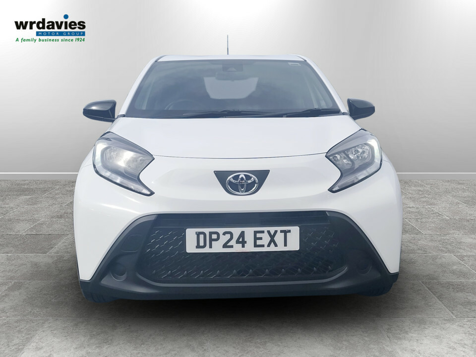 Toyota Aygo X 1.0 Vvt-i Pure DP24EXT White #2