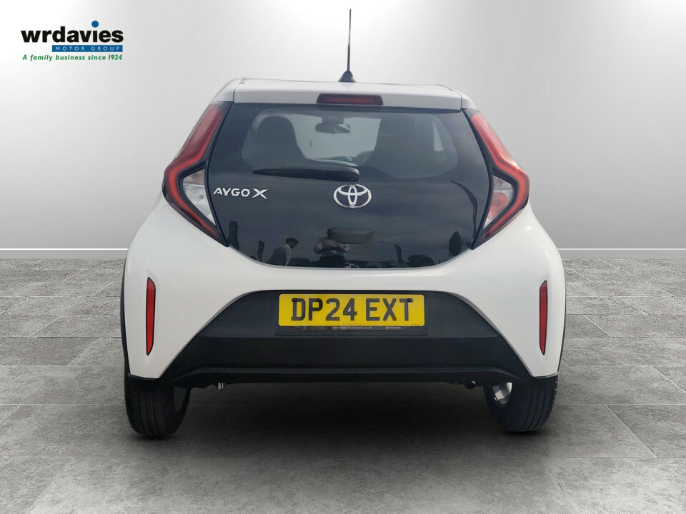 Toyota Aygo X 1.0 Vvt-i Pure DP24EXT White #6