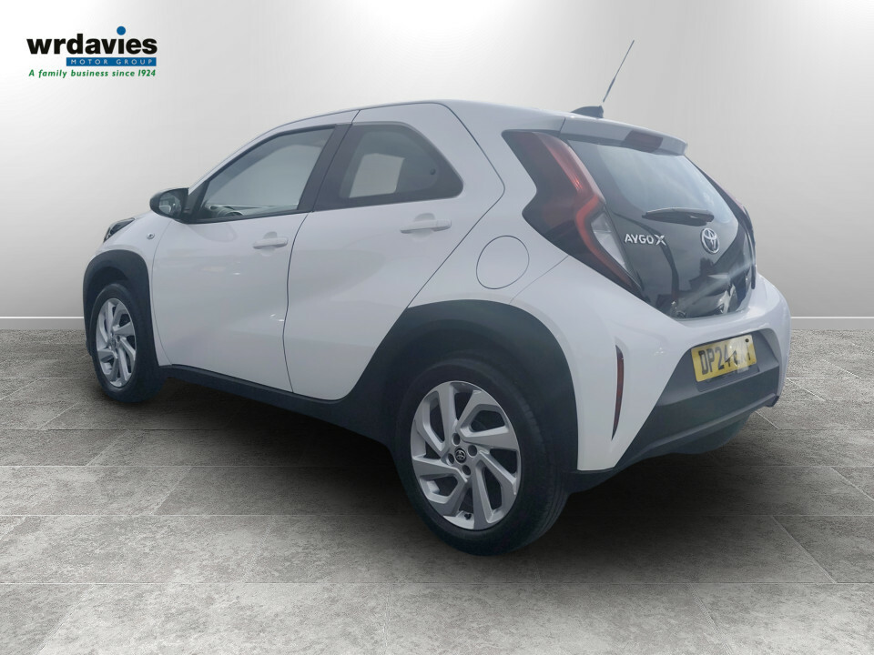 Toyota Aygo X 1.0 Vvt-i Pure DP24EXT White #5
