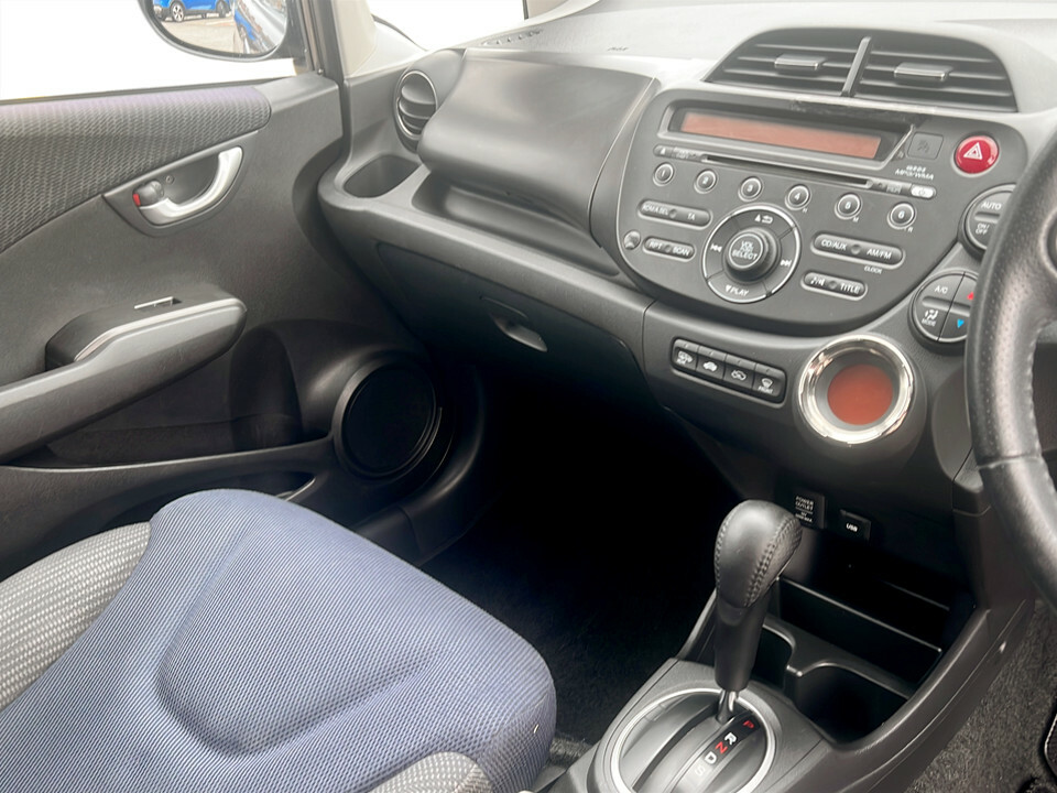 Honda Jazz 1.4 I-vtec Es Hatchback Cvt Euro 5 99 Silver #20