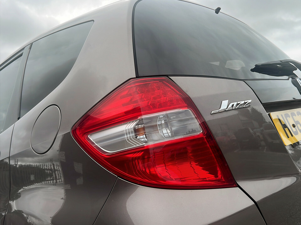 Honda Jazz 1.4 I-vtec Es Hatchback Cvt Euro 5 99 Silver #11