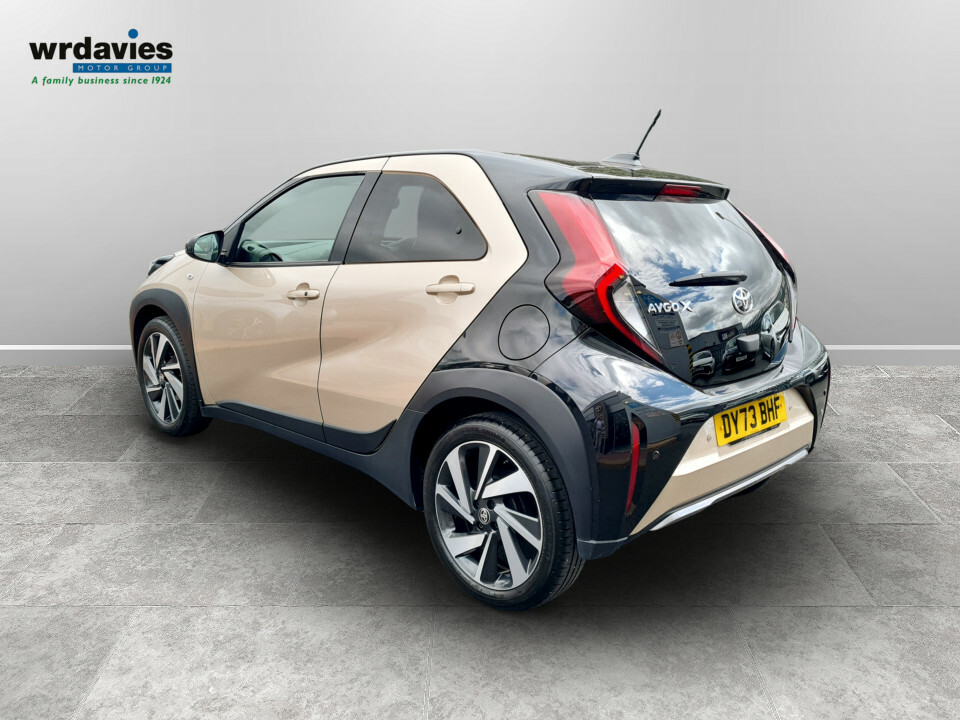 Toyota Aygo X 1.0 Vvt-i Exclusive Beige #5